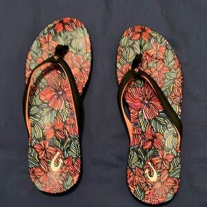 OluKai Women’s Hoopio Hau Sandals Size 9M